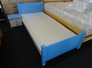 dětská postel modrá